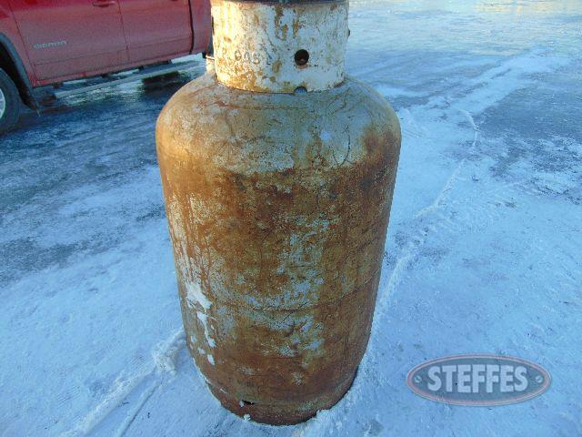 250 Gal. upright propane tank,_1.jpg